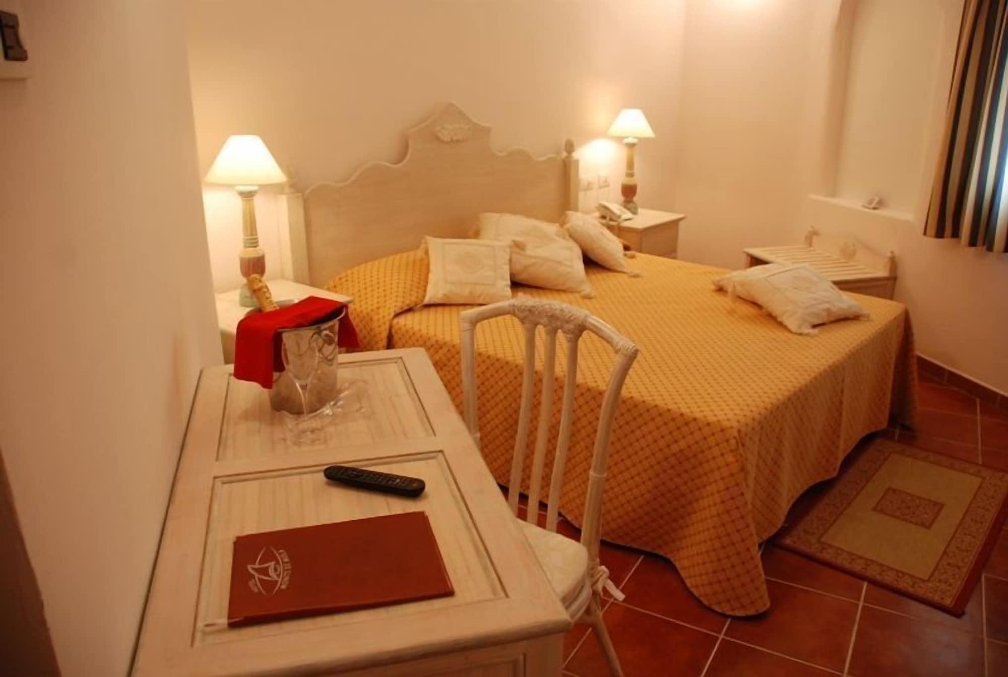Hotel Monti Di Mola Porto Cervo Dış mekan fotoğraf