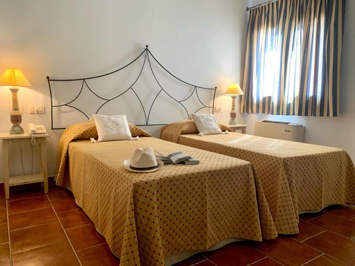 Hotel Monti Di Mola Porto Cervo Dış mekan fotoğraf