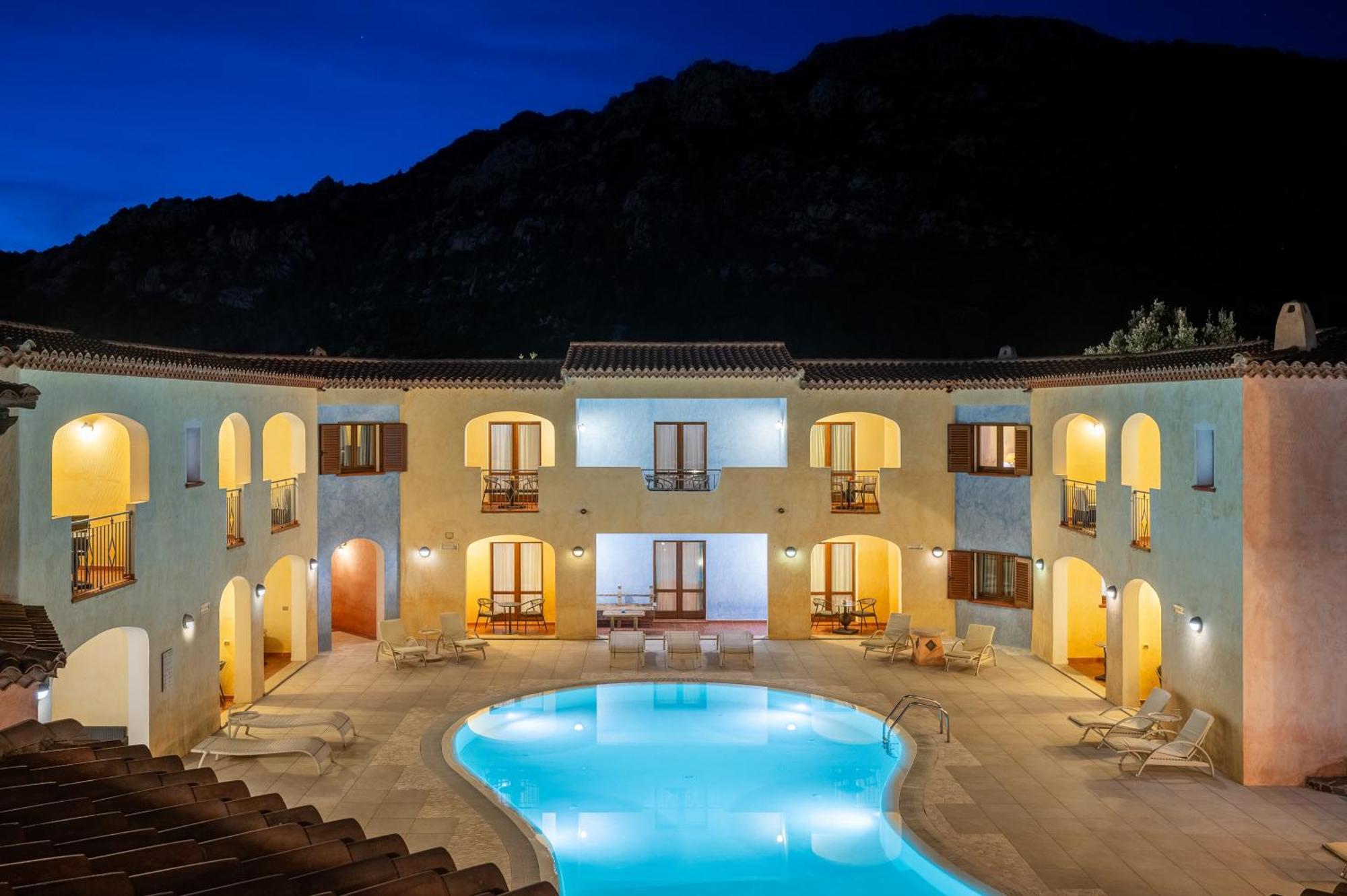 Hotel Monti Di Mola Porto Cervo Dış mekan fotoğraf