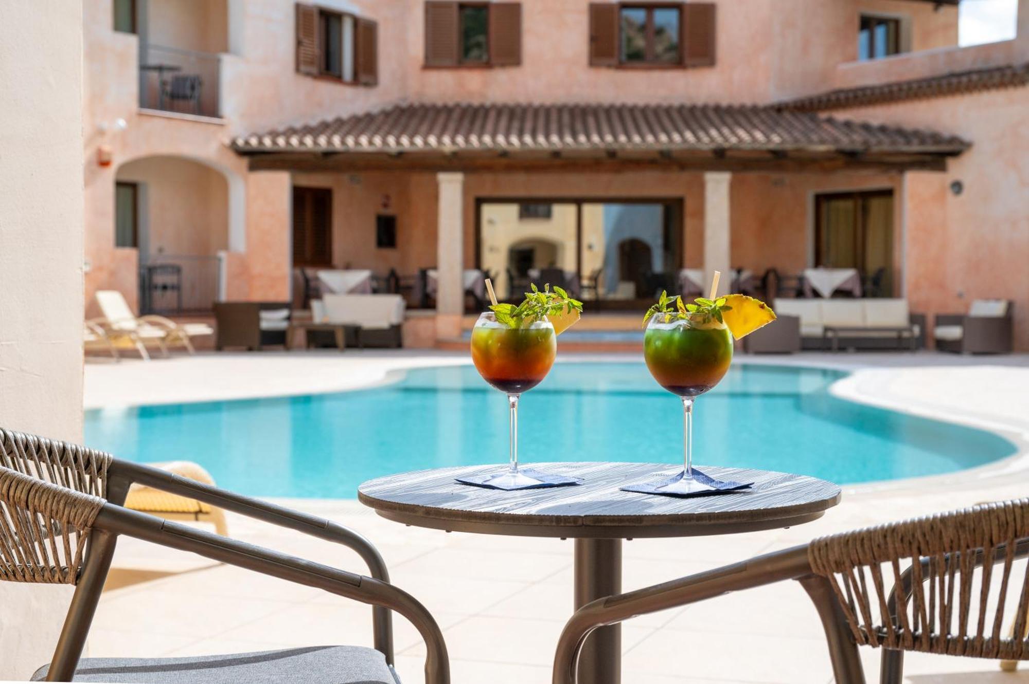 Hotel Monti Di Mola Porto Cervo Dış mekan fotoğraf